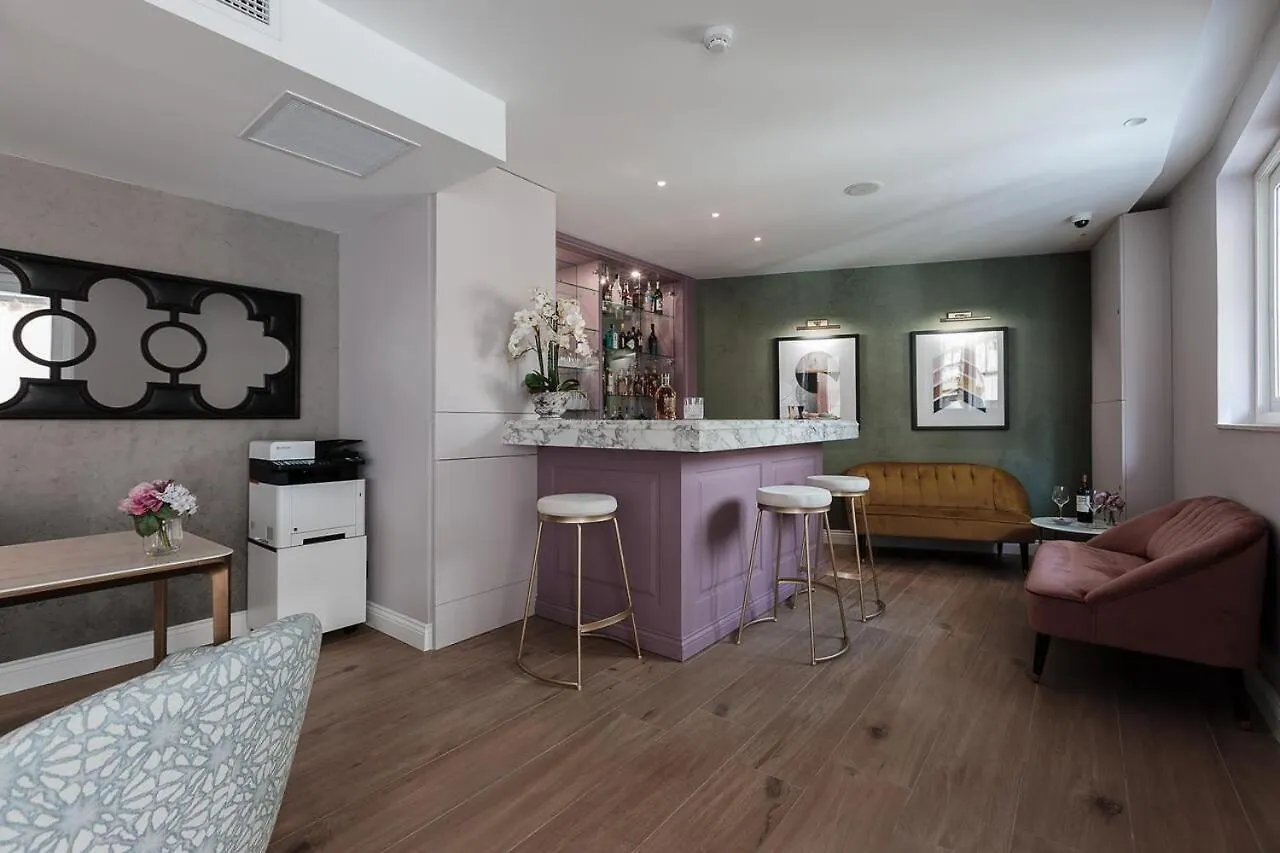 123 Mainstreet Boutique Hotel Saint Julian's